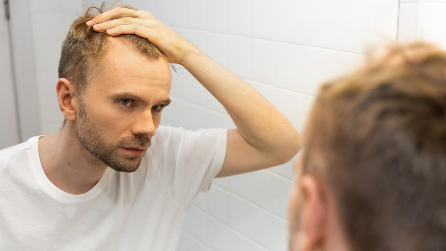 Een haarwerk geeft mensen met diverse haarproblemen een kapsel dat altijd in topvorm is. Daarom bestaan er verschillende types haarwerken.